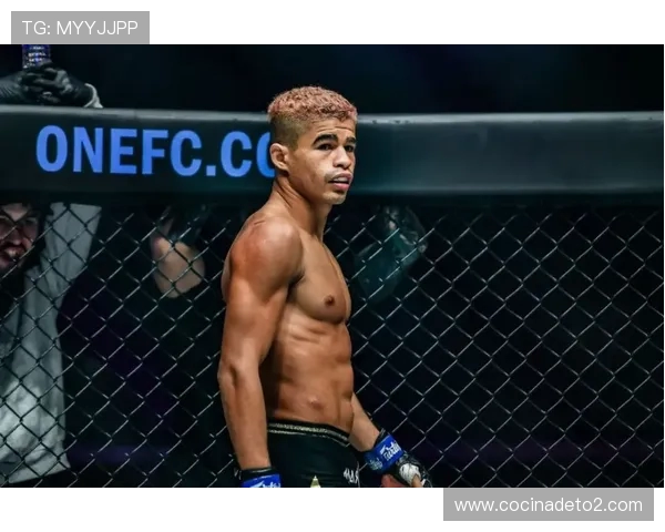 德乌洛费乌自述精彩职业生涯并全力奋战重返绿茵赛场的坚韧心路历程